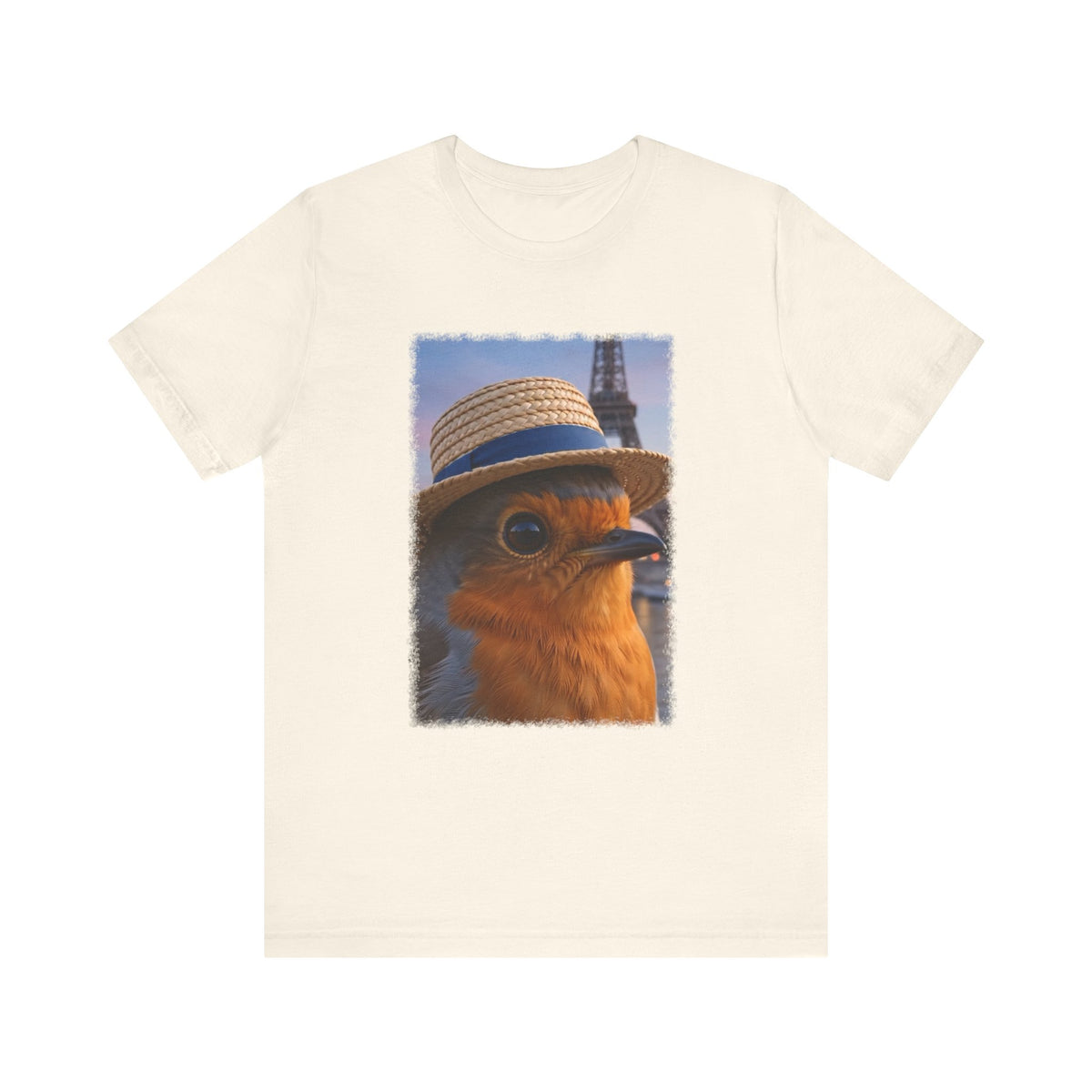 Rosi Rotkehlchen mit Sonnenhut in Paris T-Shirt – Bequemes Premium Shirt für Reisefreunde