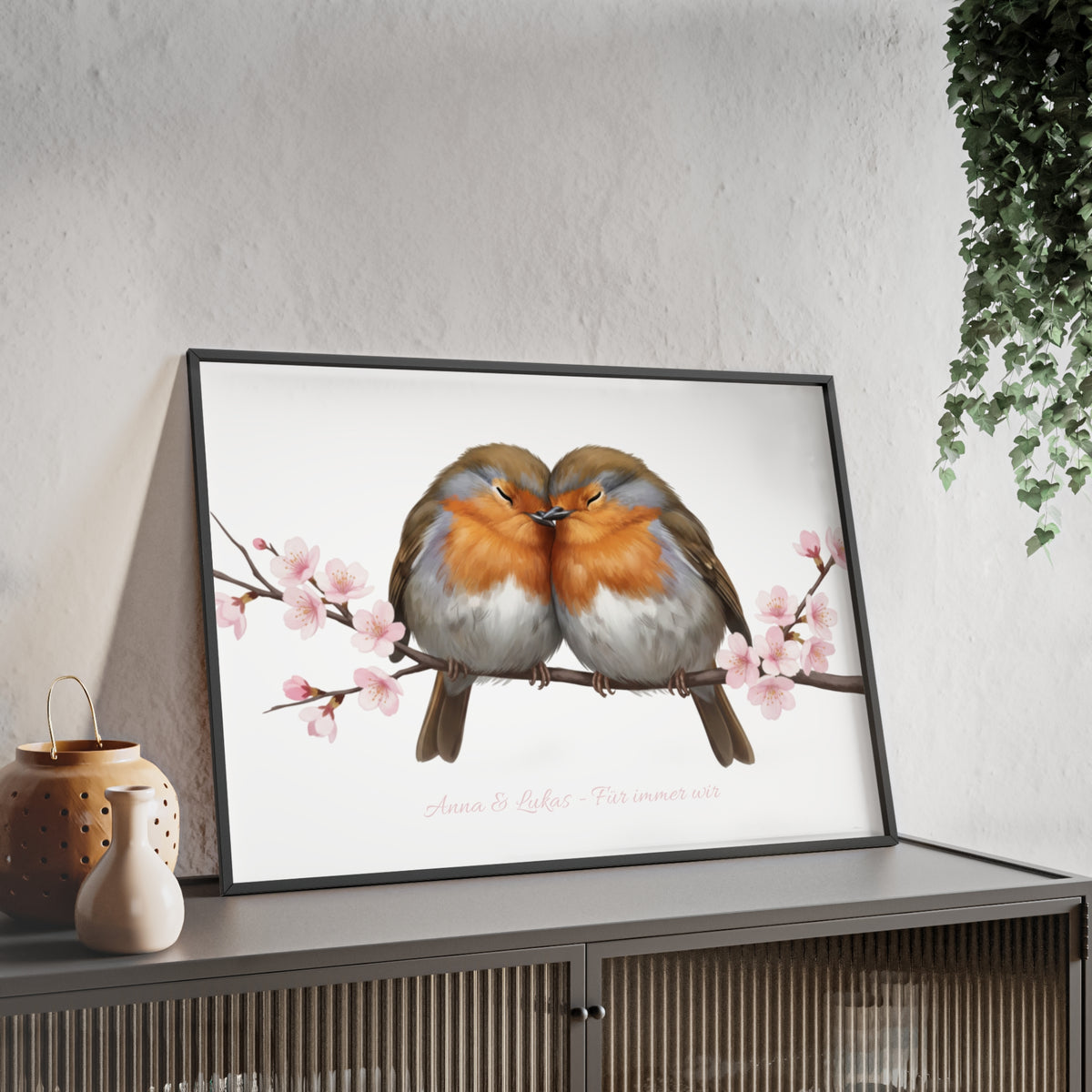 Personalisiertes Wandbild im Holzrahmen – Rotkehlchen-Paar mit Wunschnamen