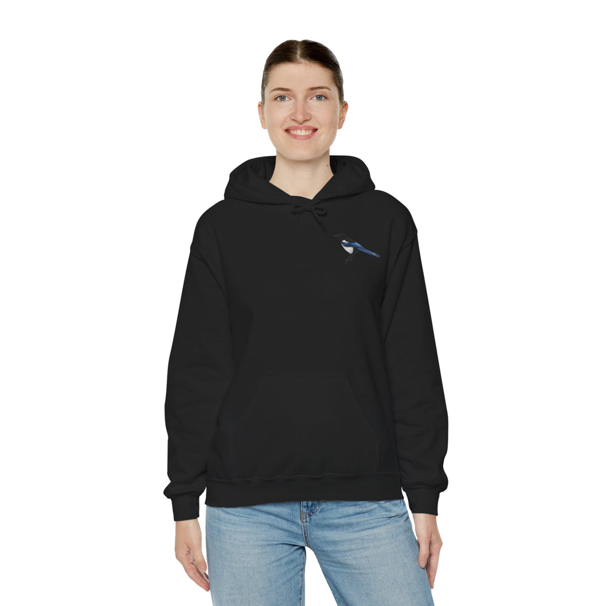 Elster Hoodie – Minimalistischer Kapuzenpullover mit kleinem Vogelmotiv für Naturfans