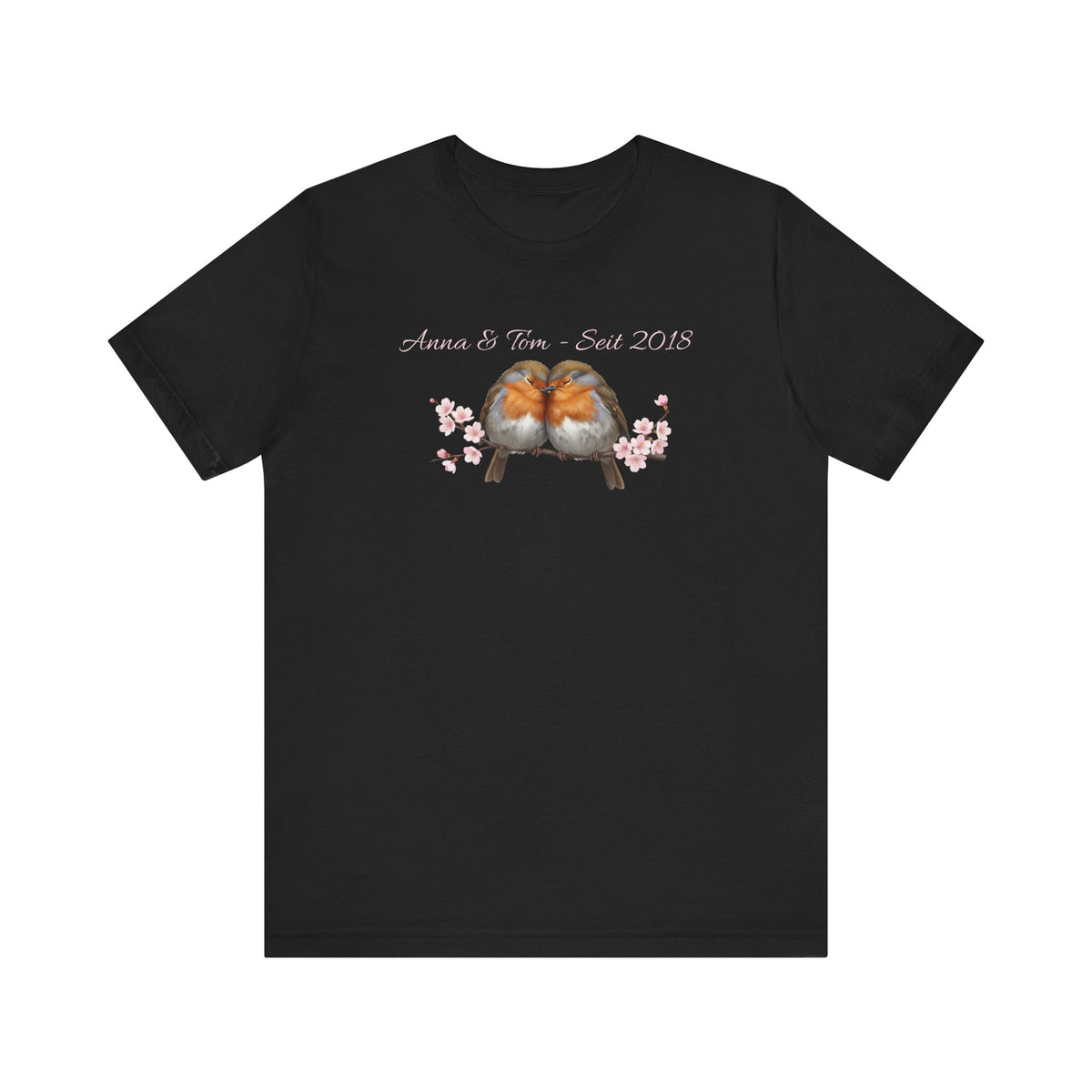 personalisiertes t-shirt mit zwei rotkehlchen auf einem ast mit kirschblüten