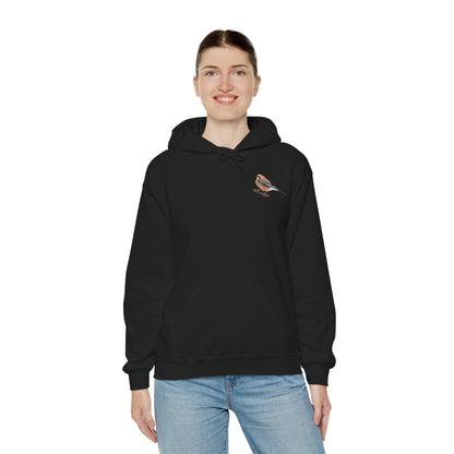 Eichelhäher Hoodie – Minimalistischer Kapuzenpullover mit kleinem Brustmotiv für Waldfreunde