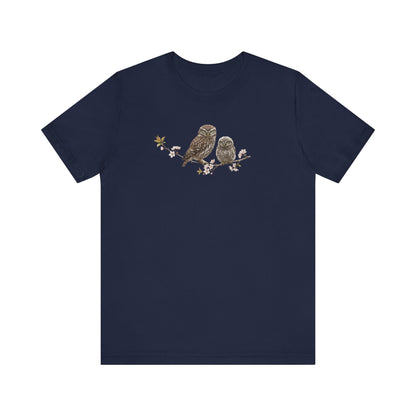 Eule Steinkauz & Jungvogel T-Shirt | Frühlingsblüten Vogelmotiv für Vogelbeobachter