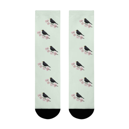 Amsel & Kirschblüten Socken in Salbeigrün | Weiche Baumwollmix-Socken für Naturfreunde