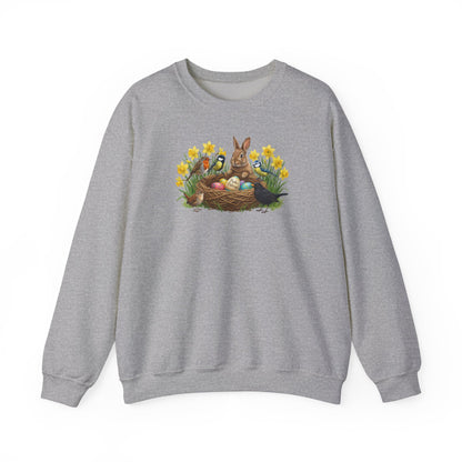 Oster Sweatshirt – Kaninchen & Singvögel am Osternest in Osterglocken | Unisex Pullover