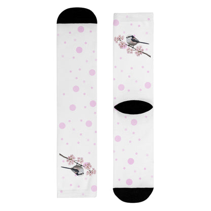 Schwanzmeise Socken – mit Kirschblüten | Weiß Rosa gepunktete Vogelmotiv Strümpfe