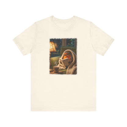 Gemütliches Rotkehlchen T-Shirt mit Lese-Motiv | Süßes Vogel-Shirt für Buchliebhaber & Cozy Vibes