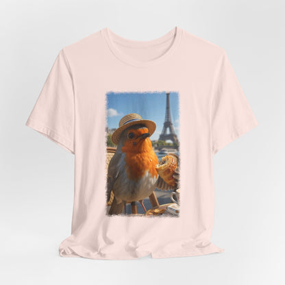 Rosi Rotkehlchen im Paris Bistro T-Shirt – Bequemes Premium Shirt für Vogelfreunde