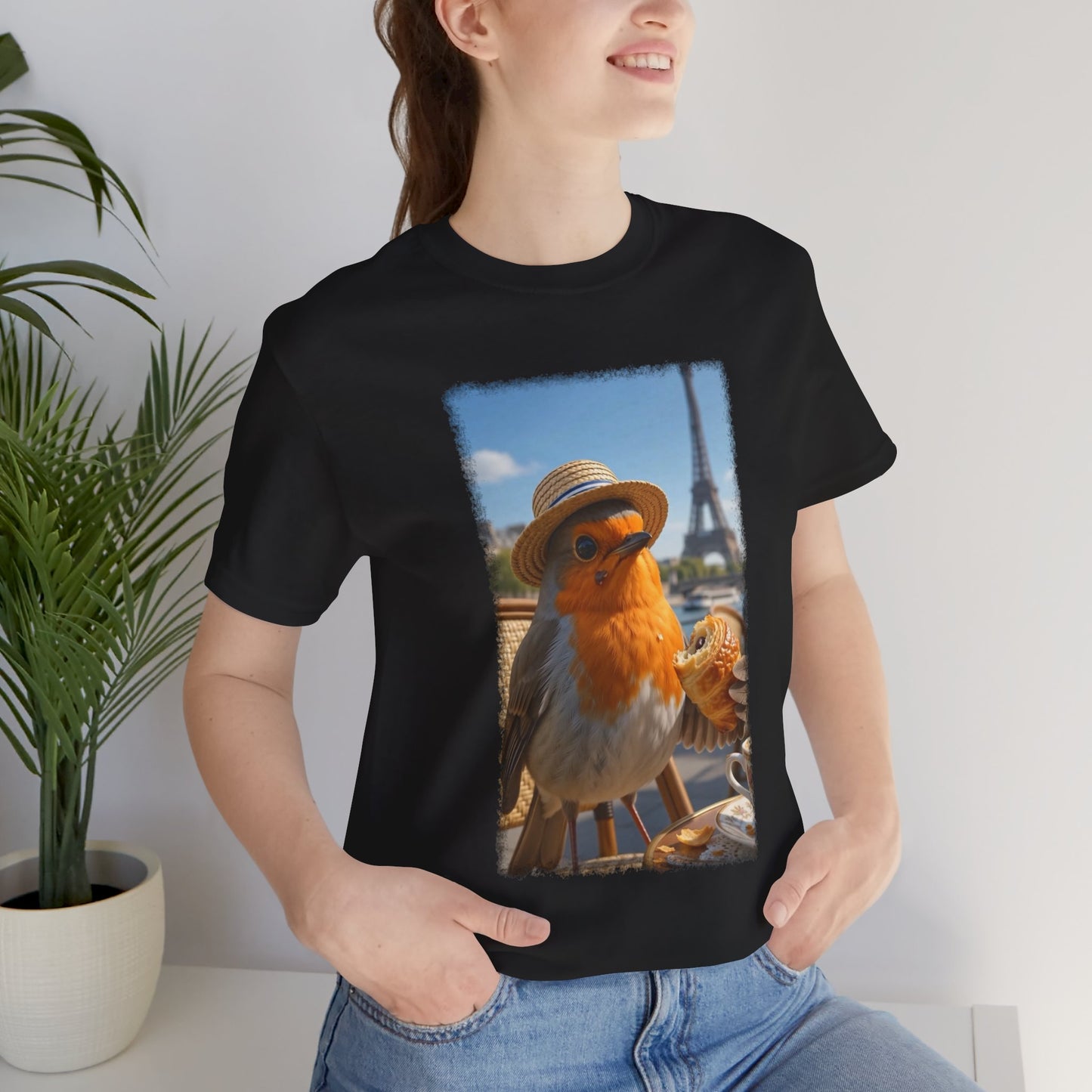 Rosi Rotkehlchen im Paris Bistro T-Shirt – Bequemes Premium Shirt für Vogelfreunde