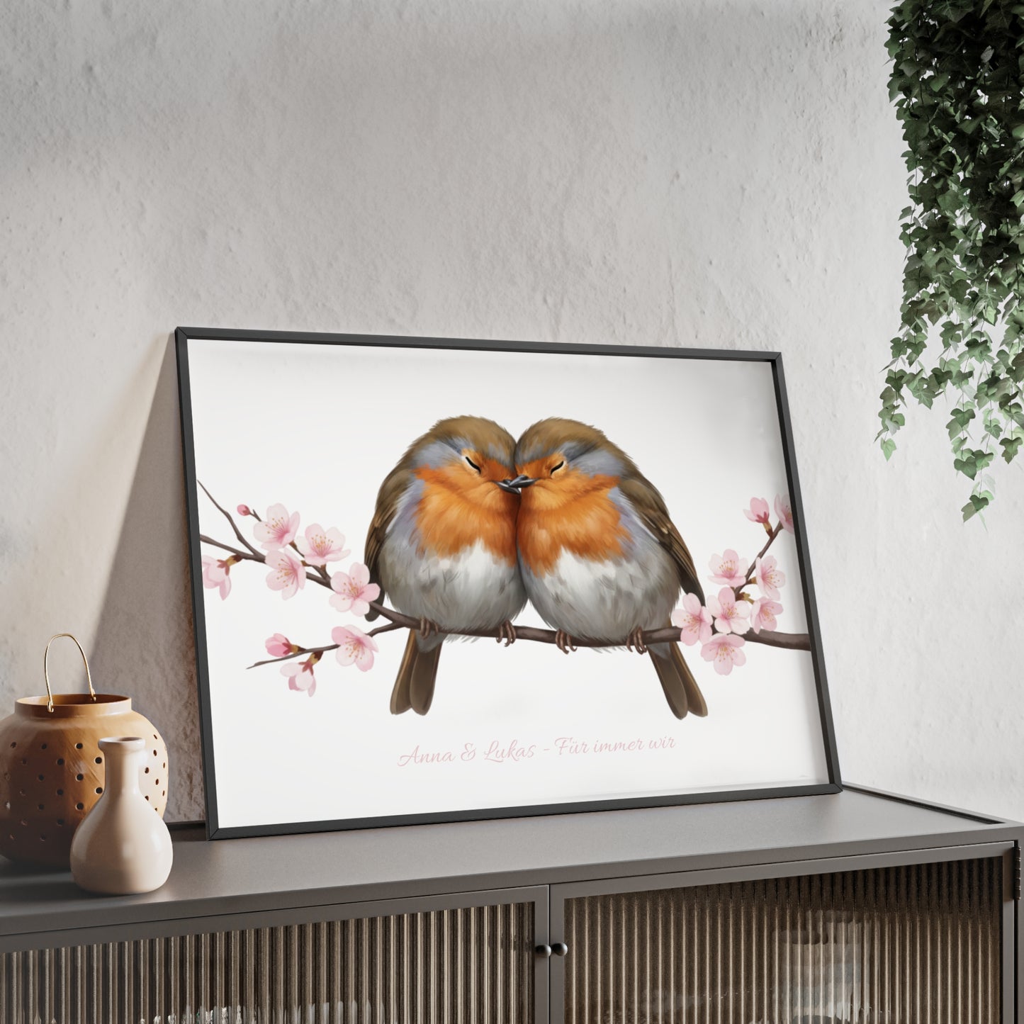 Personalisiertes Wandbild im Holzrahmen – Rotkehlchen-Paar mit Wunschnamen