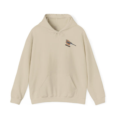 Eichelhäher Hoodie – Minimalistischer Kapuzenpullover mit kleinem Brustmotiv für Waldfreunde