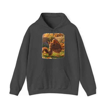 Kuscheliger Kapuzenpullover (Hoodie) mit einer liebevollen Herbst-Illustration: Ein Rotkehlchen und ein kleines Eichhörnchen umarmen sich glücklich. Idealer Pullover für Vogelfreunde und Vogelbeobachter.
