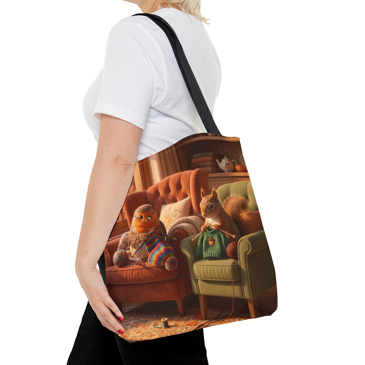 Tragetasche Gemütlicher Stricknachmittag – Rosi Rotkehlchen & Eichhörnchen All-Over-Print Stoffbeutel