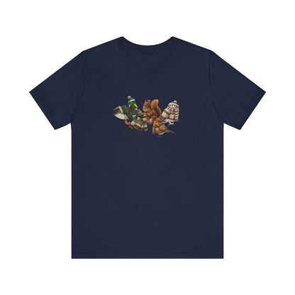 Lustiges Vogelmotiv Winter T-Shirt: Die kuschelige Garten-Gang mit Mütze & Pullover