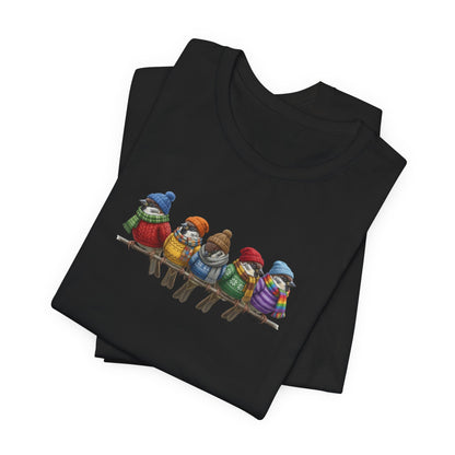 Spatzen in Strick T-Shirt – Weiches Premium Shirt mit Winterlichem Vogelmotiv