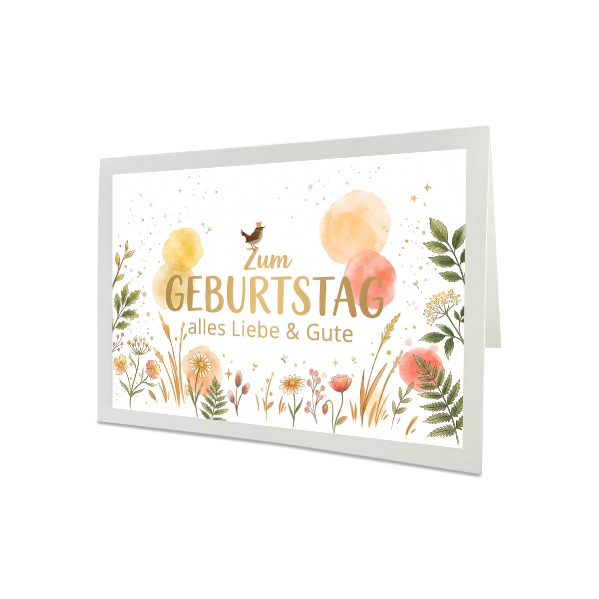 Geburtstagskarte für den Sommer mit handgemaltem Zaunkönig, Wiesenblumen, Aquarell-Akzenten in Gelb und Koralle sowie einem sonnengelben Umschlag.